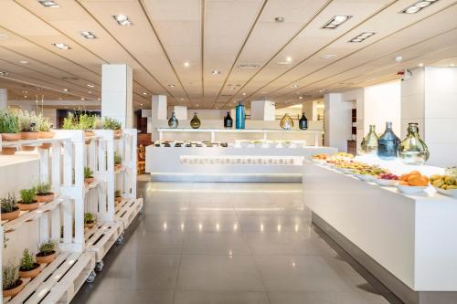 Restaurant, Aqua Hotel Aquamarina & Spa in Santa Susana