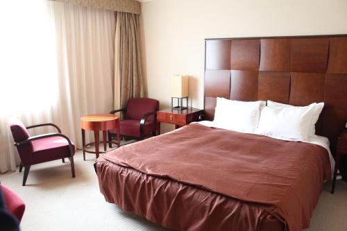 Hotel Lake View Mito Hotel Lake View Mito is conveniently located in the popular Mito area. The property offers a high standard of service and amenities to suit the individual needs of all travelers. Shrine, daily houseke