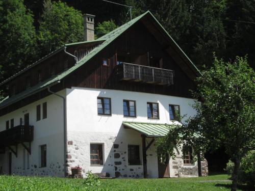  Schloss Manndorf Gästehaus, Pension in Kötschach