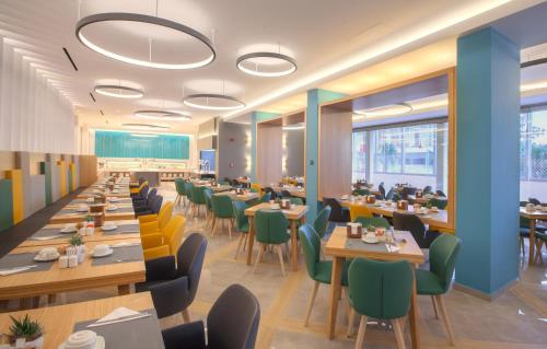 Blue Lagoon City Hotel - image 3