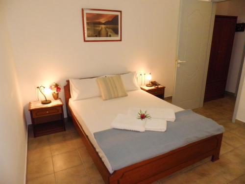 1 double bed, 2 sofa beds