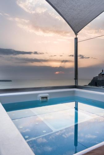 Hyperion Oia Suites - image 5