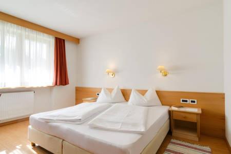 Deluxe Double Room with Shower