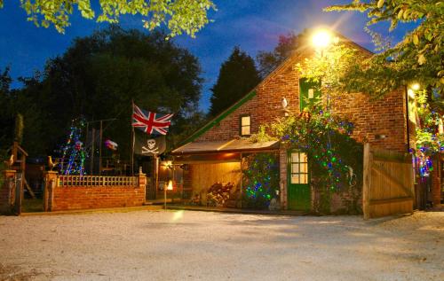 Squirrel Barn - Milwich