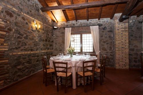 餐廳, 愛卡薩利德拉帕拉塔鄉村民宿 (I Casali della Parata) in 韋萊特里