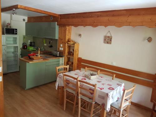 Appartement Le Ribon hotel la vanoise - Apartment - Bessans