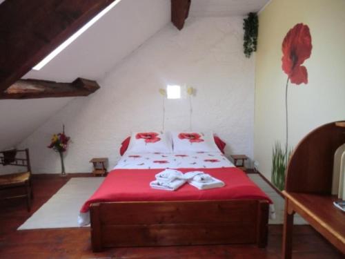 Sans Parure : Chambre d'hôte chambre d'hôte Montaigut-en-Combraille