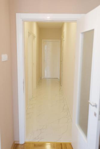 Apartment Luxury Explorer - image 5