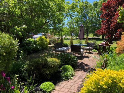 حديقة, Fair Isle Motel in Charlottetown City Center