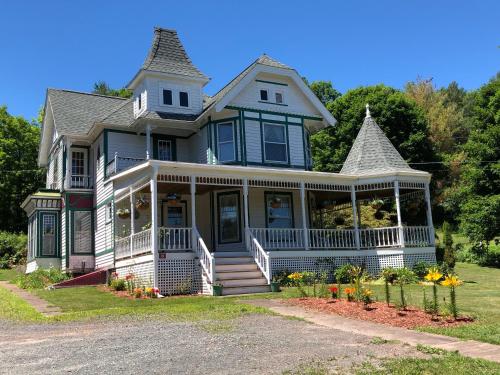 Antique Rose Inn Windham - 편의 시설/서비스