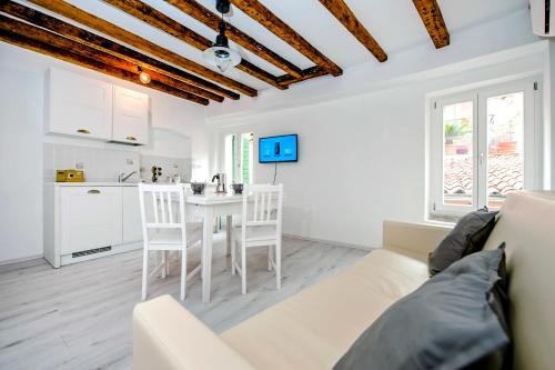 Apartment CA’ 1620 - Rosa selvatica