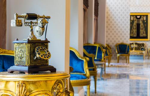 Real King Residence Hotel - image 2