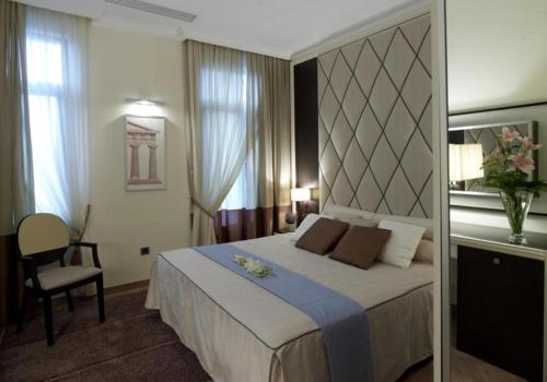 Menelaion Hotel - image 2