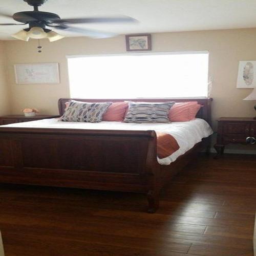 Beautifully remodeled house with great mountain views. photo 3