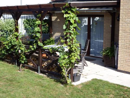 外部景觀, nette Ferienwohnung mit eigenem Eingang und Sonnenterrasse in 伊德施泰因