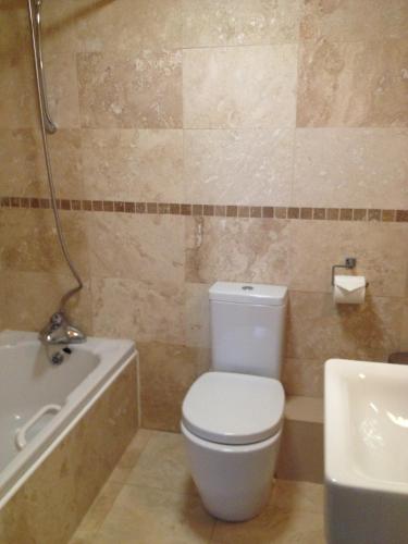 Georgian House & Mews - image 11