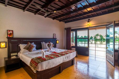 Warmth Lake Haven Island Resort in Kuttanad Taluk