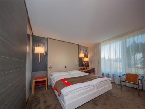 2 twin beds