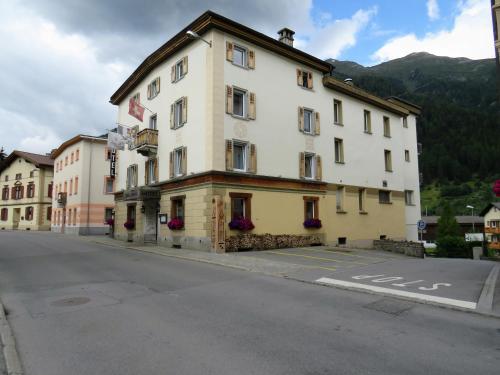 Hotel Crusch Alba Swiss Lodge Zernez - main image