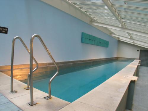 Deluxe Heritage - Roof Top Pool & Gym near Sky Tower, Auckland (photo 9)