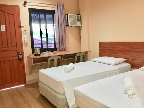 room detail thumbnail 1