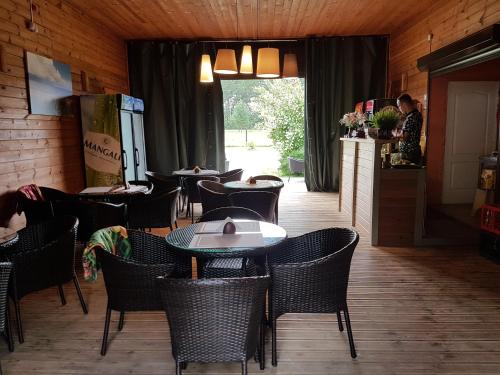 Restoran, Kempings Stieres un Majas Virtuve in Roja