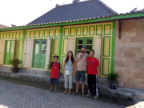 Pendopo Kayuwanan Homestay Syariah