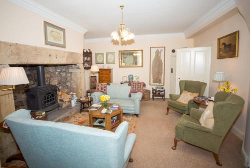 Errington House - image 9