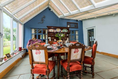 Corner Farm - image 11