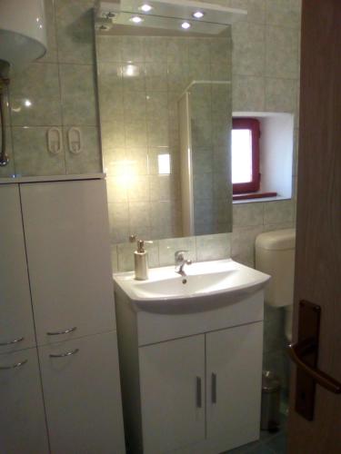 Apartment Castel - image 14