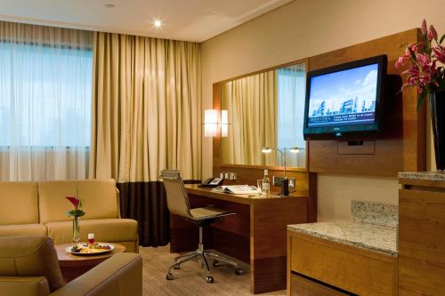 Sofitel London Heathrow - image 7