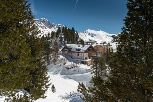 Hotel Zirbenhof - image 2