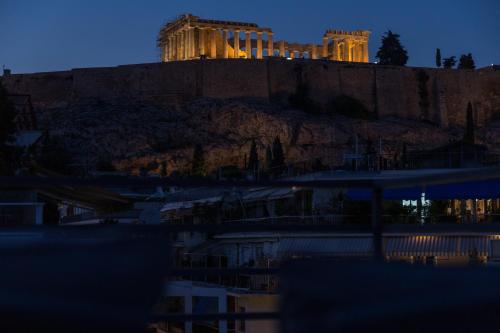 Acropolis Stylish Suite - image 5