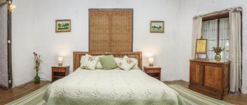 1 double bed, 1 twin bed