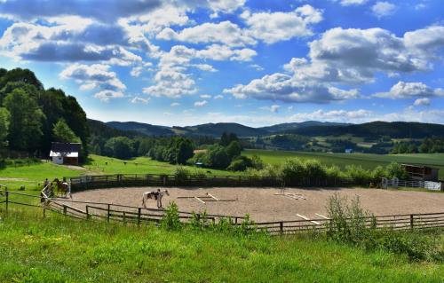 Ubytování Ranč Malenice (Ubytovani Ranc Malenice) in Hluboka Nad Vltavou