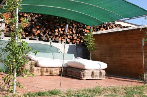 2 bedrooms, 4 beds