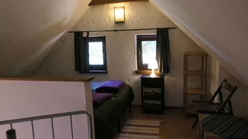 3 bedrooms, 4 beds