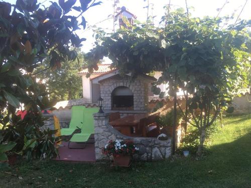 Apartments for families with children Vinez Labin - 15826