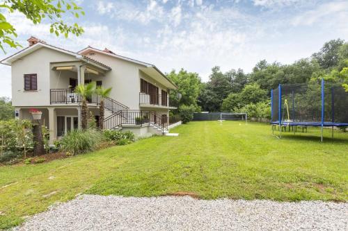 Apartments for families with children Vinez Labin - 15870