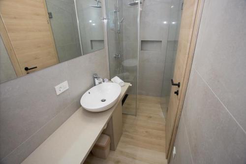 Family friendly house with a swimming pool Split - 15909, Split (Foto 5)