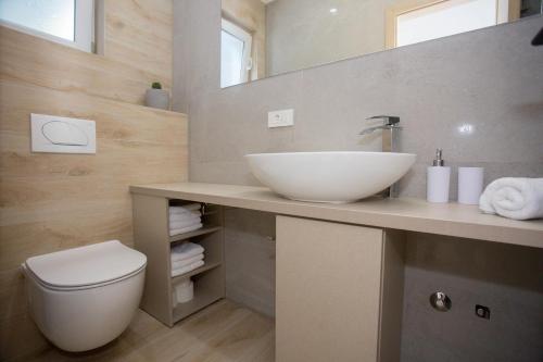 Family friendly house with a swimming pool Split - 15909, Split (Foto 8)