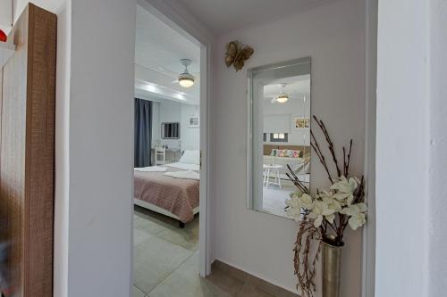 Irida Holiday Apartments in Lefktro