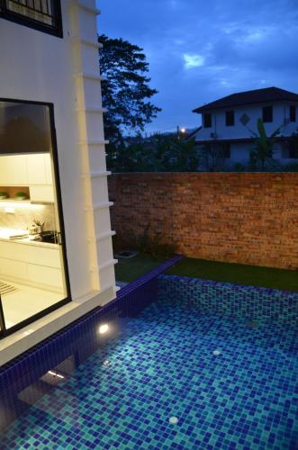 Atlantis Pool Villa Tambun Ipoh Malaysia Reviews Price From 395 Planet Of Hotels