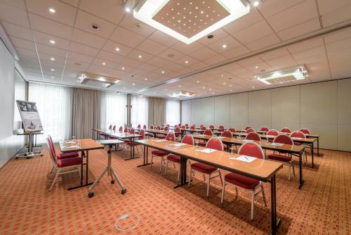 Mercure Hotel Berlin City West - image 10