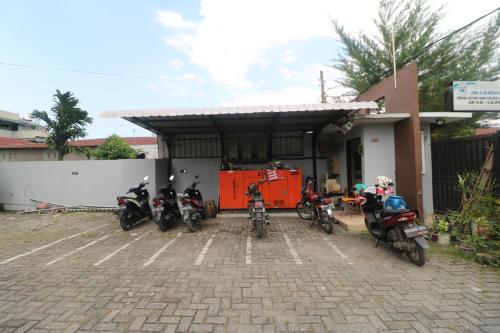 RedDoorz @ Jalan Krakatau Medan