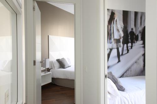 MH Apartments Suites - image 10