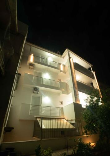  Stefanos Family Apartments in Moírai