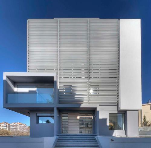 Budget Semi Basement by Verde Apartments, Athens (photo 10)