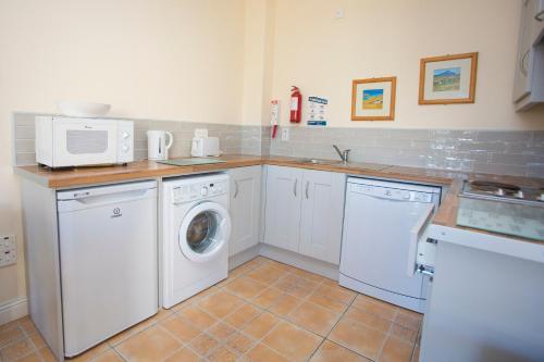 ห้องครัว, Kilkee Holiday Homes Type A by Trident Holiday Homes in คิลกี