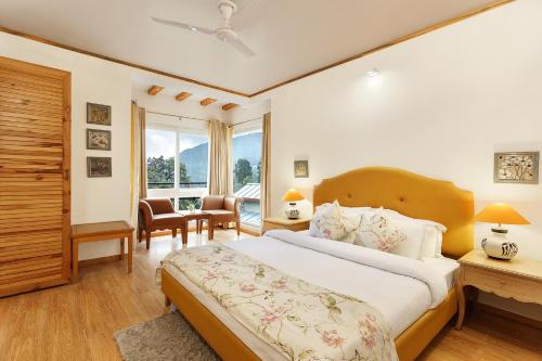 Two-Bedroom Apartment room in The Pinewood